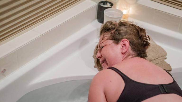 home birth, water birth, en caul, midwife